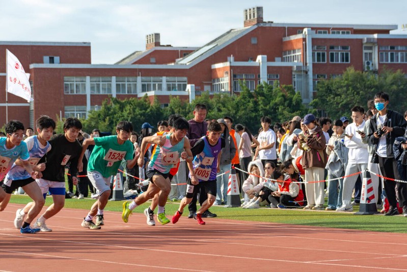 驰骋赛场，青春绽光——记教育科...
