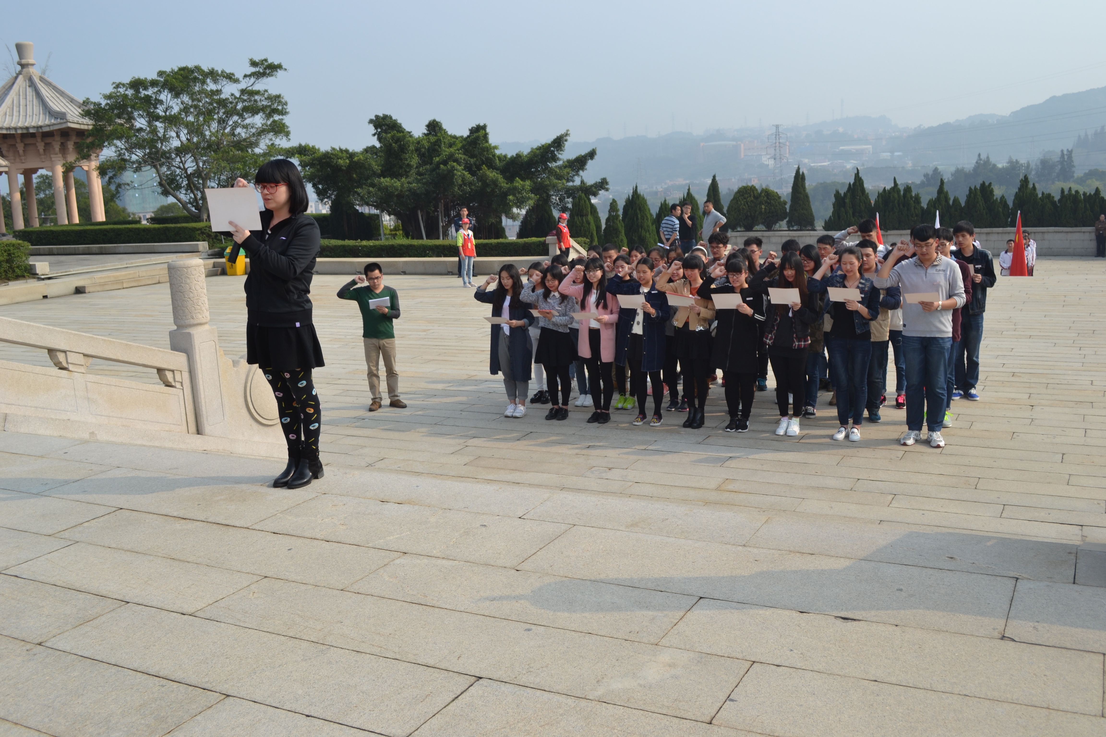 革命英烈浩气长存,清明祭先烈