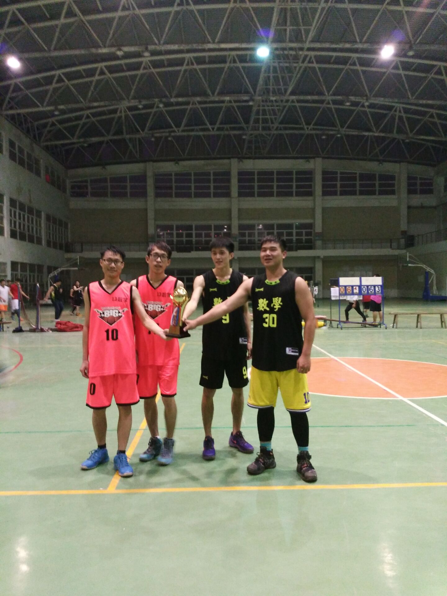 巅峰对决,激情四射――数计学院班级篮球赛完美落幕