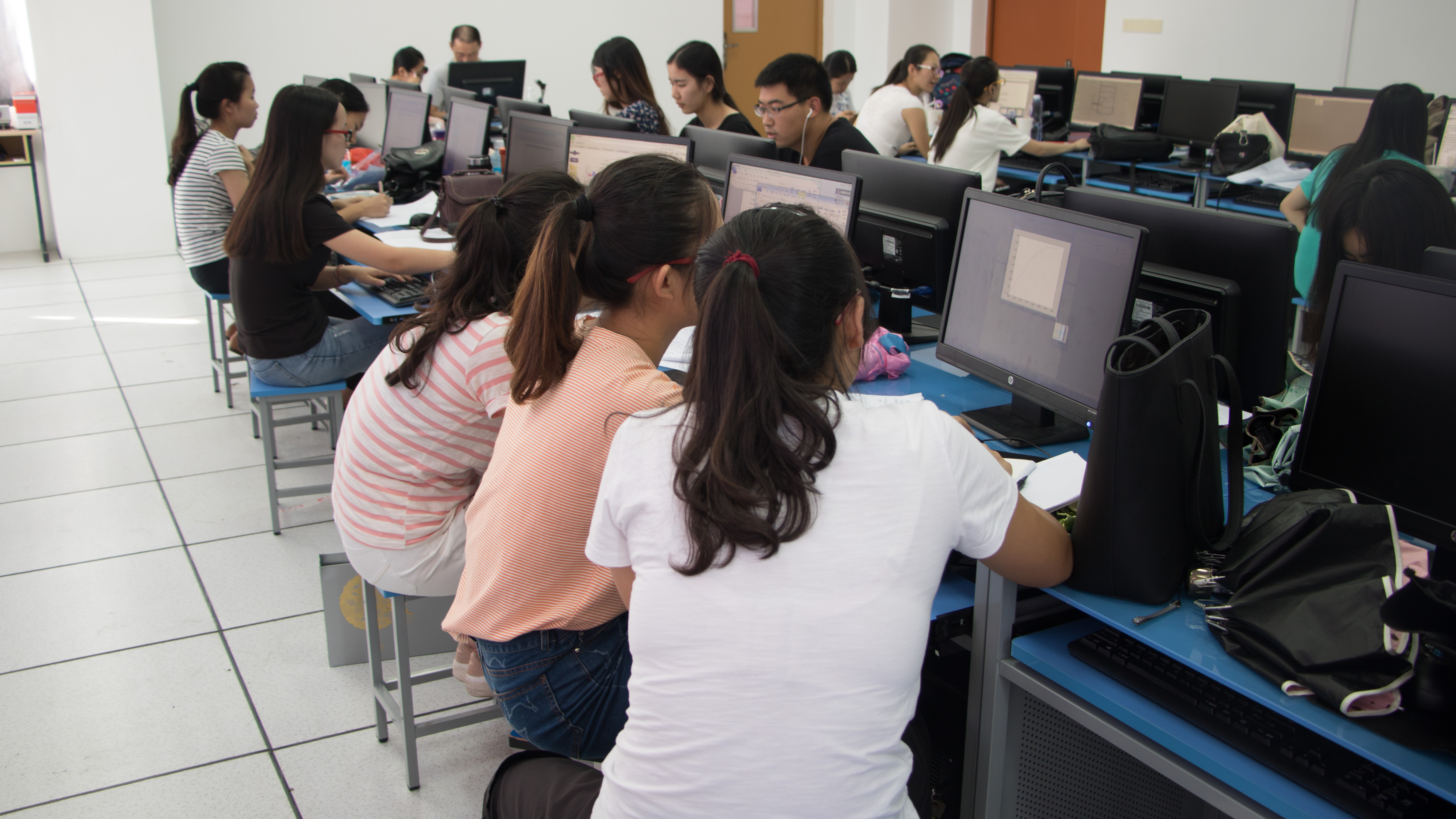 全国数学建模赛,数计学子显身手